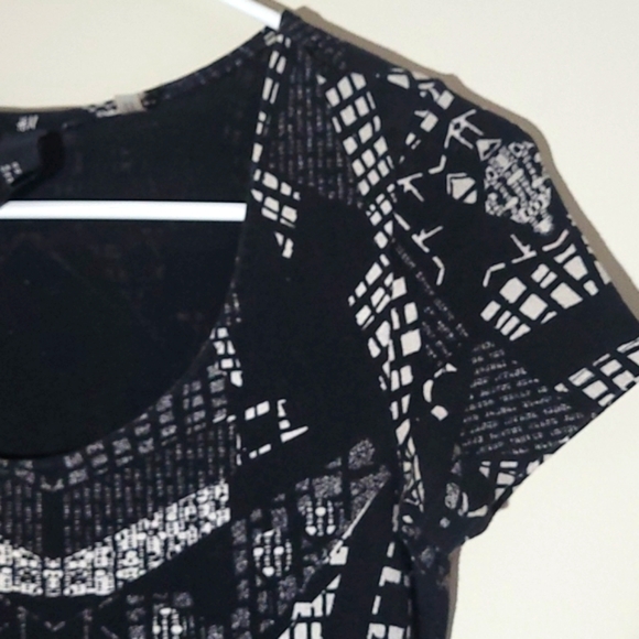 H&M Black & White Geo Print Mini Dress Size XSmall - Picture 6 of 8